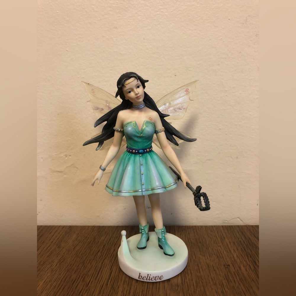 Faerie Glen Believe figurine